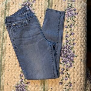 Denizen LEVI’s woman’s mid rise jeans- sz 12.